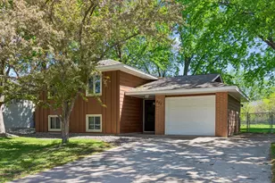 833 Oriole Dr, Apple Valley, MN 55124 - Photo 3