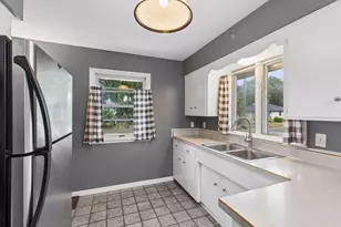 157 Poplar St W, South Saint Paul, MN 55075 - Photo 11