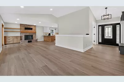 10489 Barnes Way, Inver Grove Heights, MN 55077 - Photo 5