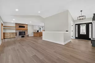 10489 Barnes Way, Inver Grove Heights, MN 55077 - Photo 5