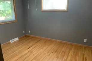 725 Robinwood Ln, Hopkins, MN 55305 - Photo 15
