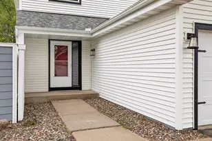 1405 Granada Tr N, Oakdale, MN 55128 - Photo 3