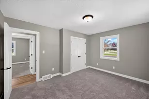 610 Jefferson Ave SW, Eyota, MN 55934 - Photo 3