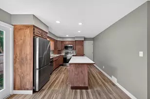 610 Jefferson Ave SW, Eyota, MN 55934 - Photo 13