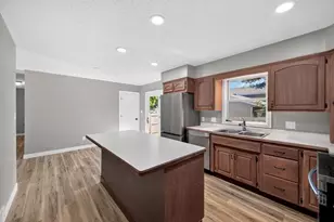 610 Jefferson Ave SW, Eyota, MN 55934 - Photo 11