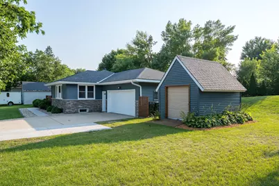 914 N 5th Street, Saint Peter, MN 56082 - Photo 3