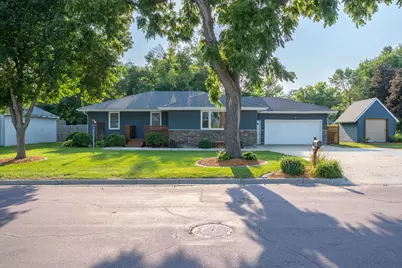 914 N 5th Street, Saint Peter, MN 56082 - Photo 1