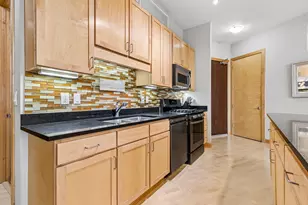 317 Groveland Ave, Minneapolis, MN 55403 - Photo 13
