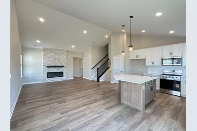 1664 Lund Way, Shakopee, MN 55379 - Photo 1