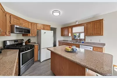 3569 Gershwin Avenue N, Oakdale, MN 55128 - Photo 9