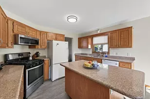 3569 Gershwin Ave N, Oakdale, MN 55128 - Photo 9