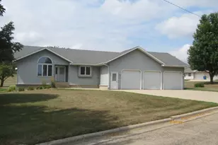 241 6th St, Chandler, MN 56122 - Photo 1