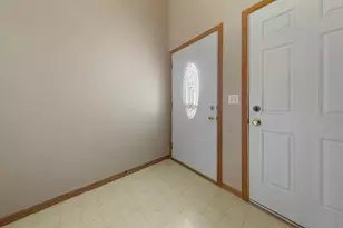 1437 McIntosh Cir, Shakopee, MN 55379 - Photo 7