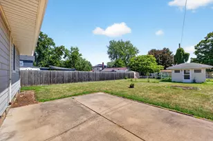 417 W Irving St, Lake City, MN 55041 - Photo 9