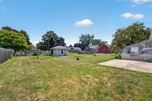 417 W Irving St, Lake City, MN 55041 - Photo 5