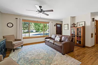 8918 Emerson Avenue S, Bloomington, MN 55420 - Photo 3