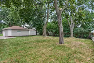 1925 W 92nd St, Bloomington, MN 55431 - Photo 19