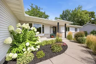 137 Elk Dr SE, Hutchinson, MN 55350 - Photo 3