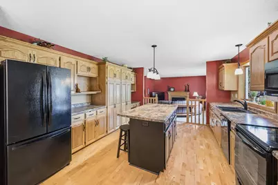 137 Elk Drive SE, Hutchinson, MN 55350 - Photo 5