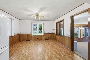 307 S 4th St, Le Sueur, MN 56058 - Photo 7