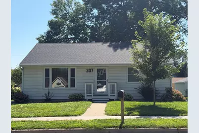 307 S 4th Street, Le Sueur, MN 56058 - Photo 1