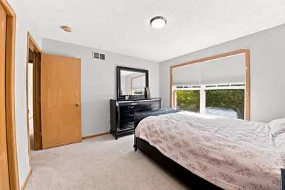 410 Hickory Lane N, Oakdale, MN 55128 - Photo 23