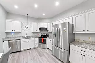 410 Hickory Ln N, Oakdale, MN 55128 - Photo 9