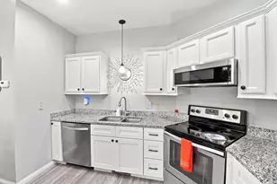 410 Hickory Ln N, Oakdale, MN 55128 - Photo 13