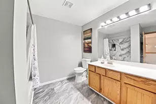 410 Hickory Ln N, Oakdale, MN 55128 - Photo 19