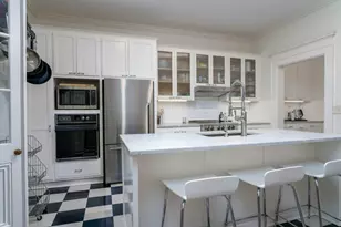 387 Portland Ave, Saint Paul, MN 55102 - Photo 9