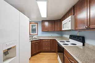 518 N Pearl St, River Falls, WI 54022 - Photo 5