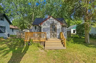 518 N Pearl St, River Falls, WI 54022 - Photo 1