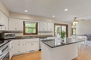 8079 Spruce Trail, Eden Prairie, MN 55347 - Photo 9