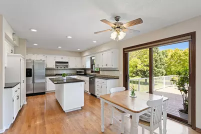 8079 Spruce Trail, Eden Prairie, MN 55347 - Photo 7
