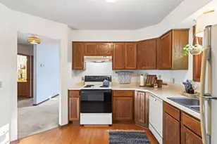 7246 Allen Ct, Eden Prairie, MN 55346 - Photo 15