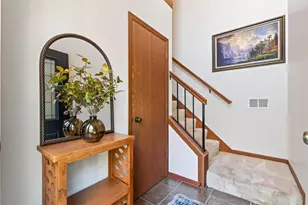 7246 Allen Ct, Eden Prairie, MN 55346 - Photo 5