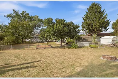 1600 Amy Lane, Brooklyn Center, MN 55430 - Photo 39