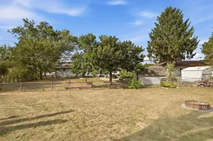 1600 Amy Ln, Brooklyn Center, MN 55430 - Photo 39