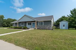 2232 Coventry Ln, North Mankato, MN 56003 - Photo 3