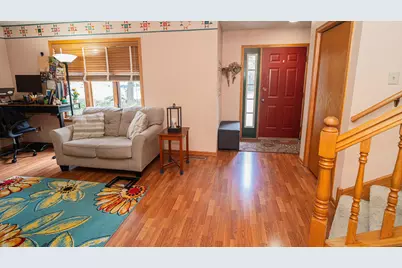 2205 Jennifer Court, North Saint Paul, MN 55109 - Photo 9