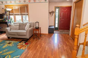 2205 Jennifer Ct, North Saint Paul, MN 55109 - Photo 9
