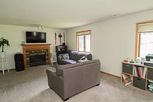 2205 Jennifer Ct, North Saint Paul, MN 55109 - Photo 3