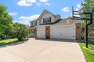 2051 Highgate Cir, Chanhassen, MN 55317 - Photo 3