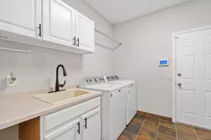 2051 Highgate Cir, Chanhassen, MN 55317 - Photo 23