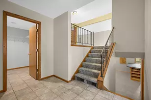 7719 Knollwood Dr, Mounds View, MN 55112 - Photo 9