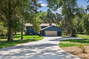 8249 Deer Pond Ct N, Lake Elmo, MN 55042 - Photo 7