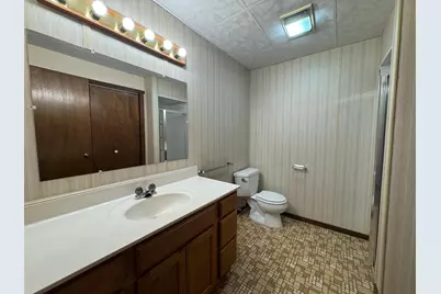 500 Deschepper Street, Marshall, MN 56258 - Photo 17