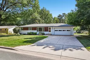 2564 Ardan Ave, Mounds View, MN 55112 - Photo 1