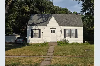 518 N Burlington Avenue, Fergus Falls, MN 56537 - Photo 1