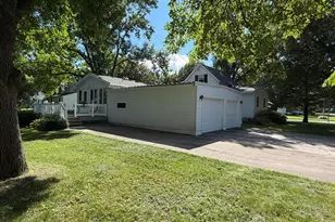 519 5th St NW, Renville, MN 56284 - Photo 3